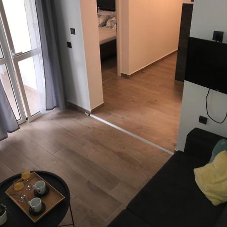 Apartman Sa Lodom 2+2 Lejlighed Pirovac Eksteriør billede