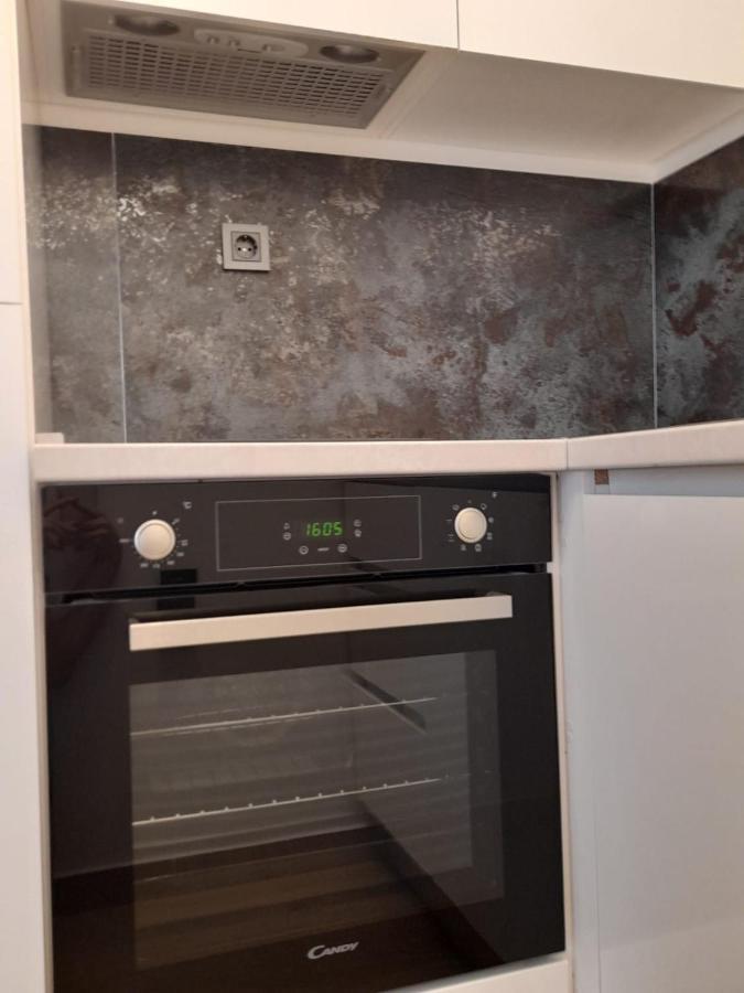 Apartman Sa Lodom 2+2 Lejlighed Pirovac Eksteriør billede